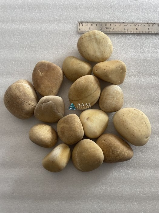 Tan Yellow River Pebble – Natural (5-8 cm)